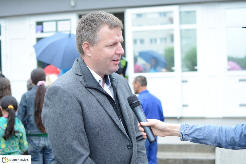 Ételosztás a Kikelet Óvodában 