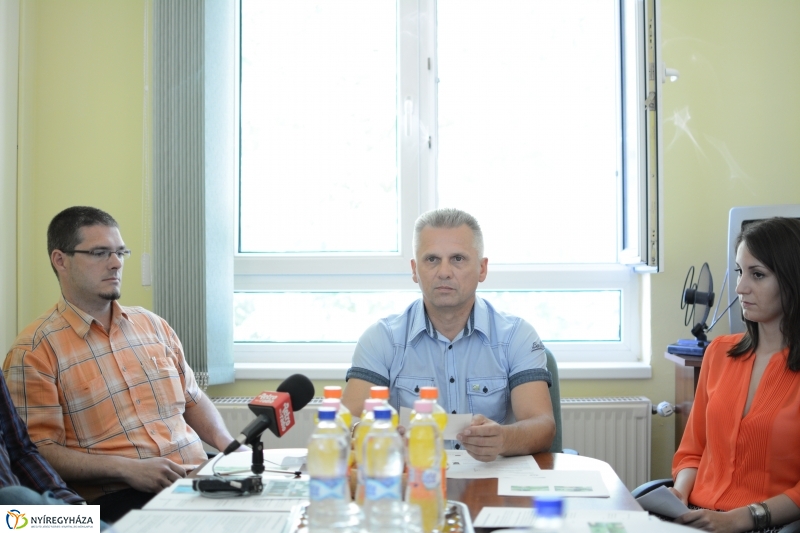 Sajtótájékoztató az Okoskukákról