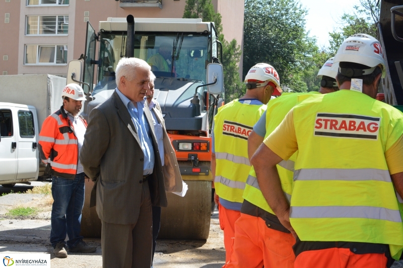 Nyári útmunkálatok a Bocskai utcánál