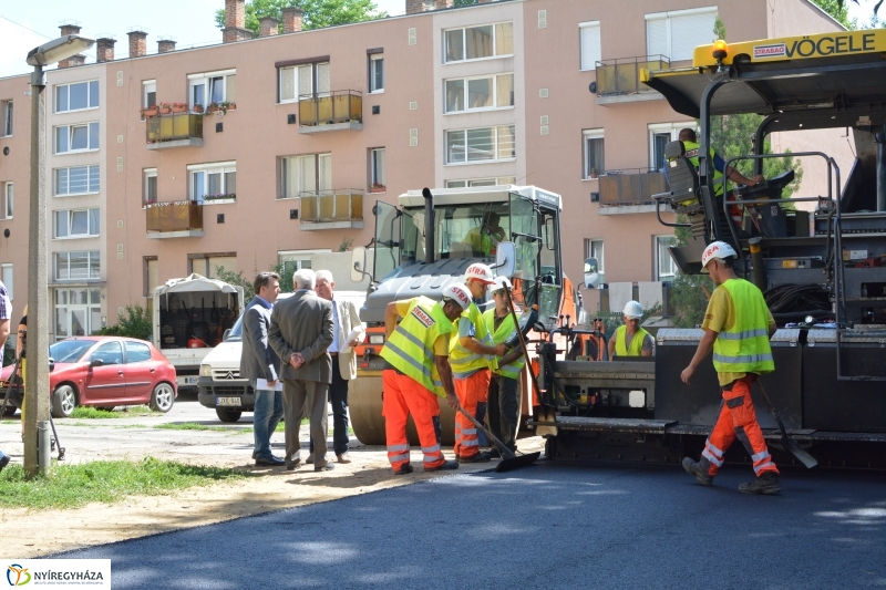 Nyári útmunkálatok a Bocskai utcánál