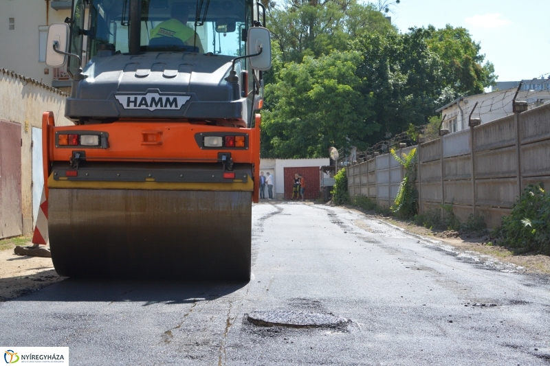 Nyári útmunkálatok a Bocskai utcánál