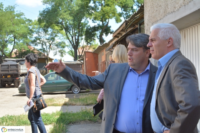 Nyári útmunkálatok a Bocskai utcánál