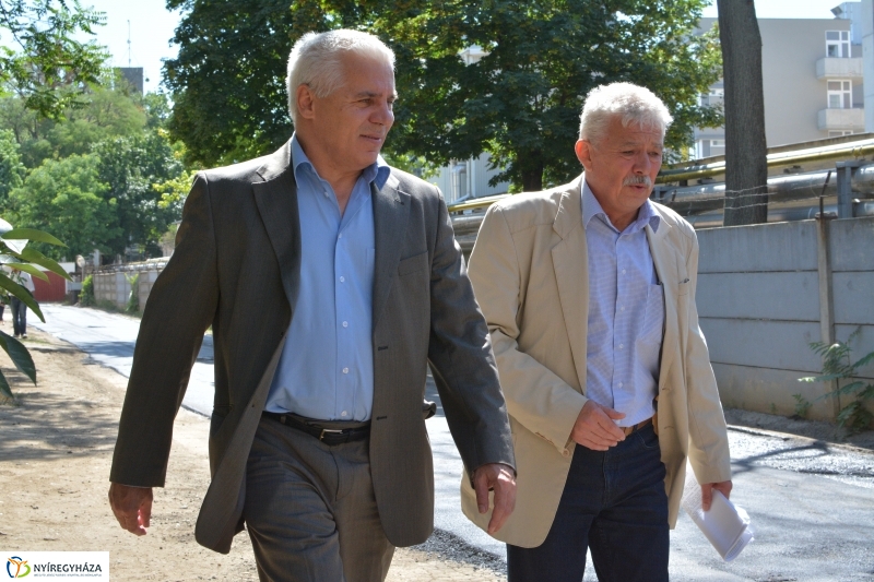 Nyári útmunkálatok a Bocskai utcánál