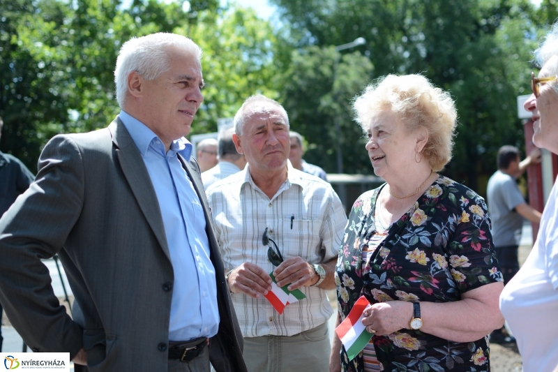 Arany János utcai körforgalom átadása