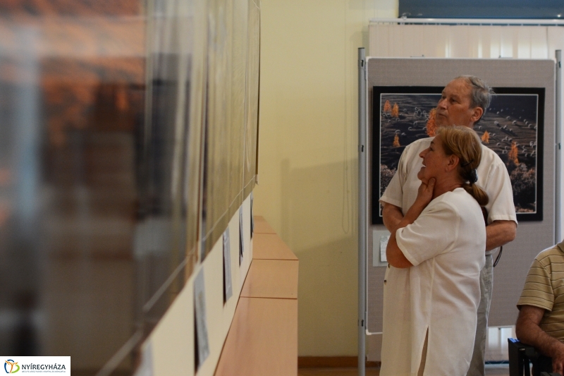 Kiállítás megnyitó és könyvbemutató a Móricz Zs. könyvtárban