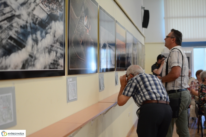 Kiállítás megnyitó és könyvbemutató a Móricz Zs. könyvtárban