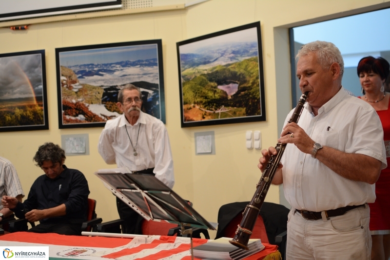 Kiállítás megnyitó és könyvbemutató a Móricz Zs. könyvtárban