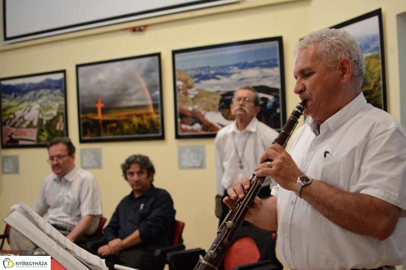 Kiállítás megnyitó és könyvbemutató a Móricz Zs. könyvtárban