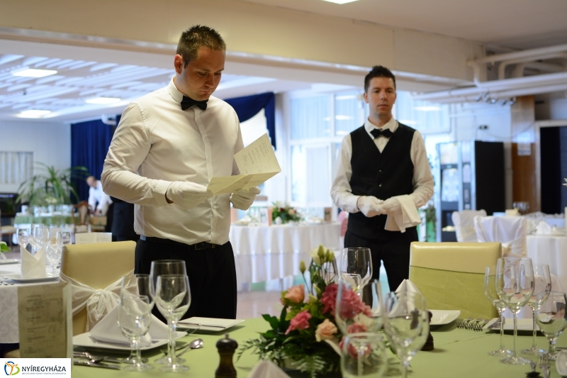 Pincérek vizsgáztak a Sipkay Barna középiskolában