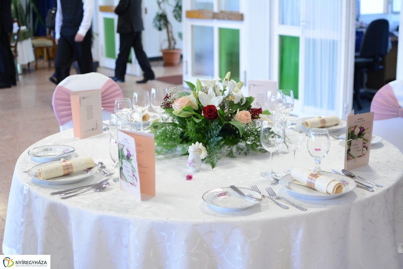 Pincérek vizsgáztak a Sipkay Barna középiskolában