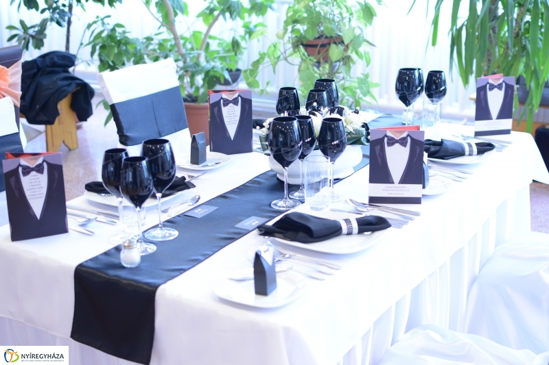 Pincérek vizsgáztak a Sipkay Barna középiskolában