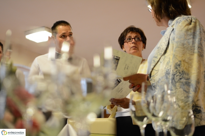 Pincérek vizsgáztak a Sipkay Barna középiskolában