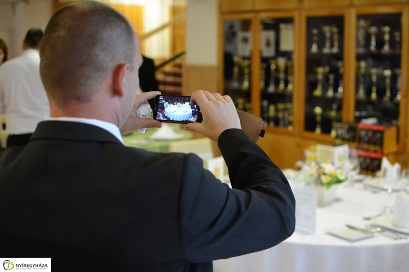 Pincérek vizsgáztak a Sipkay Barna középiskolában