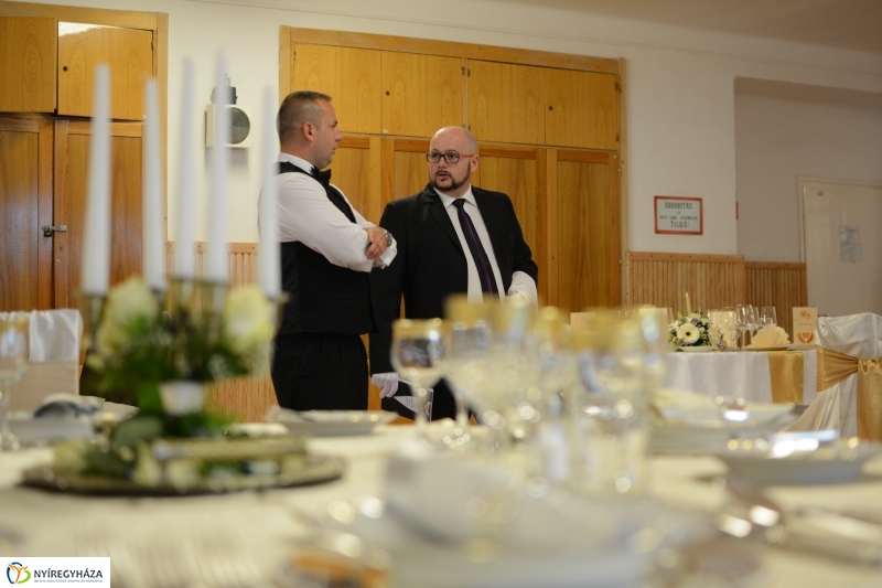 Pincérek vizsgáztak a Sipkay Barna középiskolában