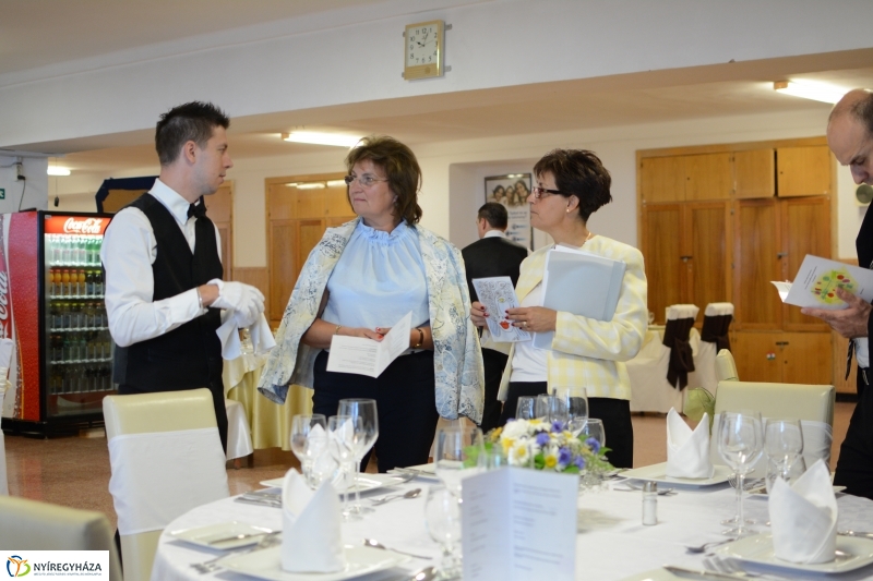 Pincérek vizsgáztak a Sipkay Barna középiskolában