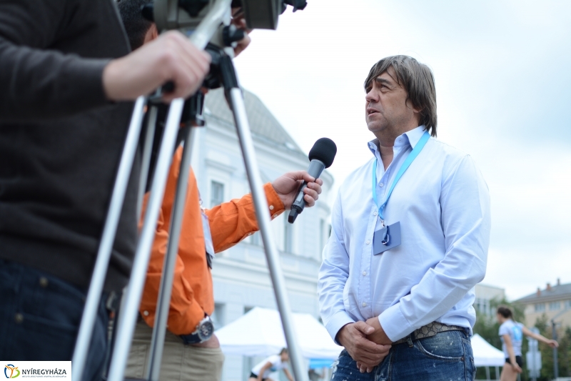 Hübner strandröplabda sajtótájékoztató