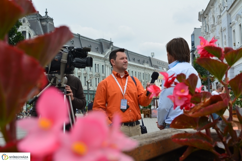 Hübner strandröplabda sajtótájékoztató