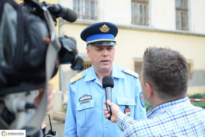 Gépkocsik átadása - MRFK