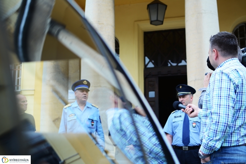 Gépkocsik átadása - MRFK