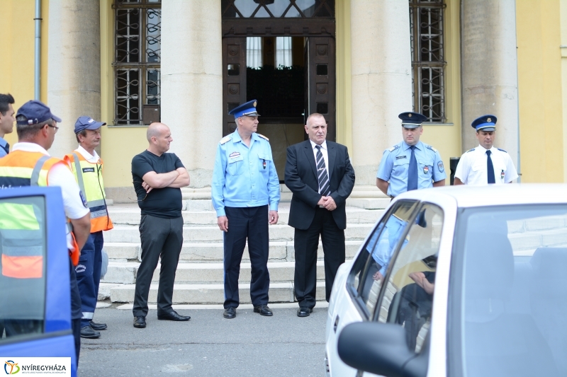 Gépkocsik átadása - MRFK