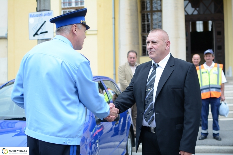 Gépkocsik átadása - MRFK