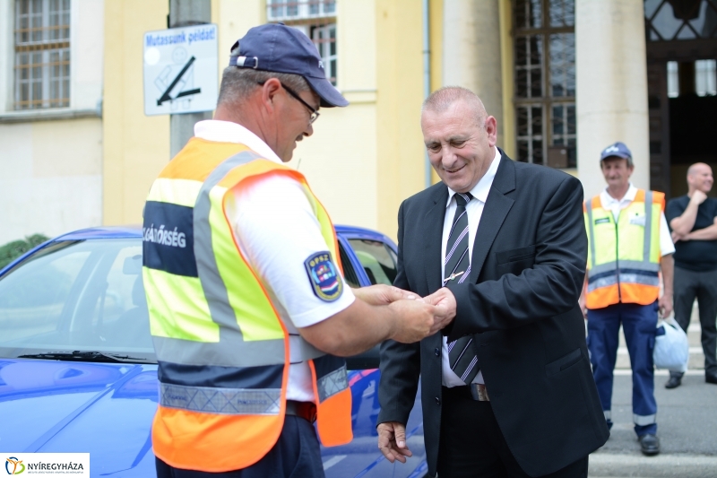 Gépkocsik átadása - MRFK