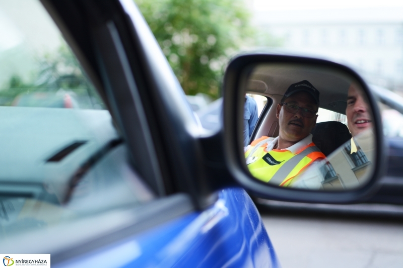 Gépkocsik átadása - MRFK