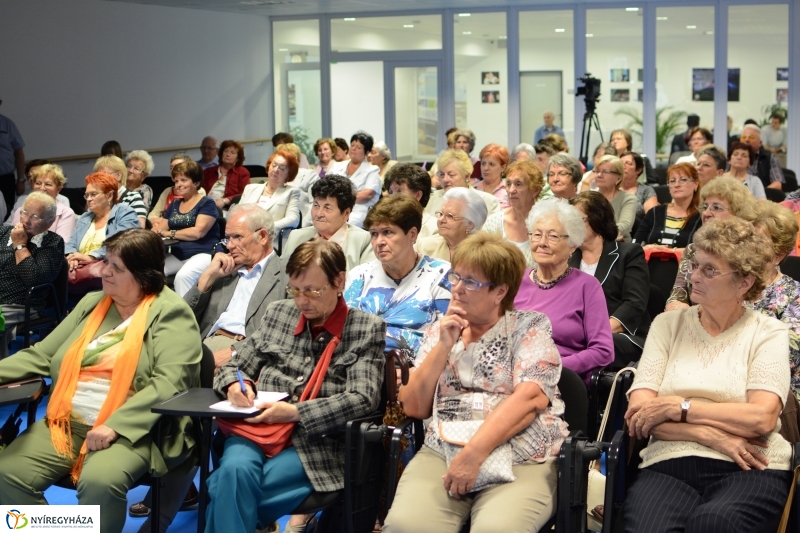Szépkorúak akadémiája - Öregedés művészete