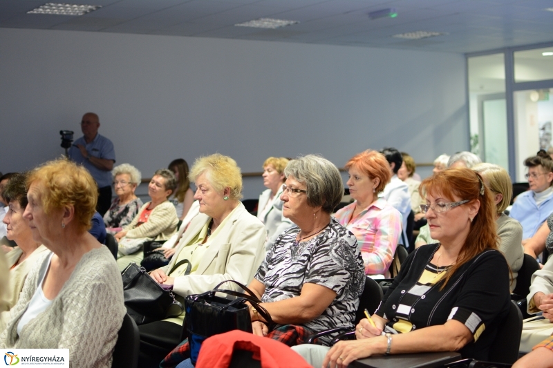 Szépkorúak akadémiája - Öregedés művészete