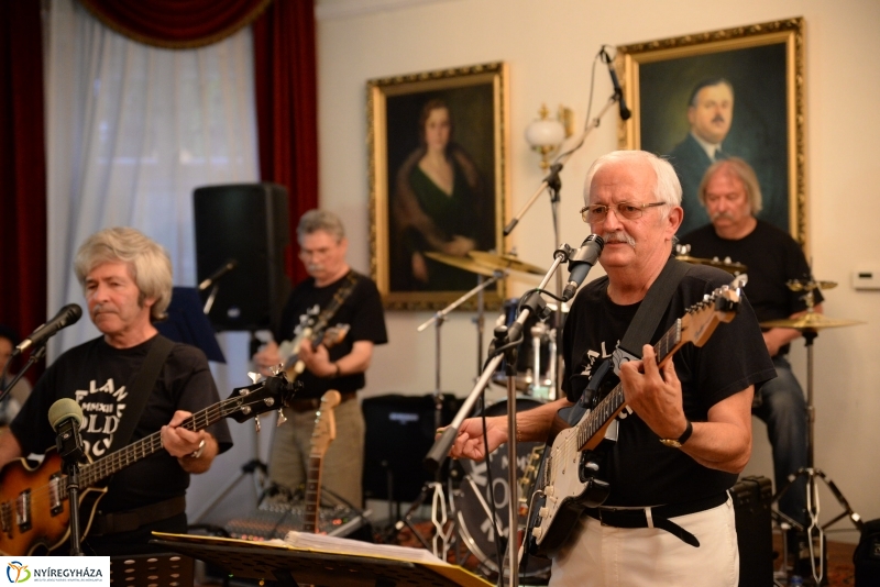 Republic emlék-est a Bencs Villában