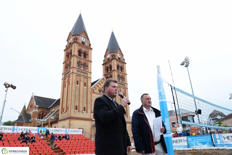 Megkezdődött a Hübner strandröplabda bajnokság