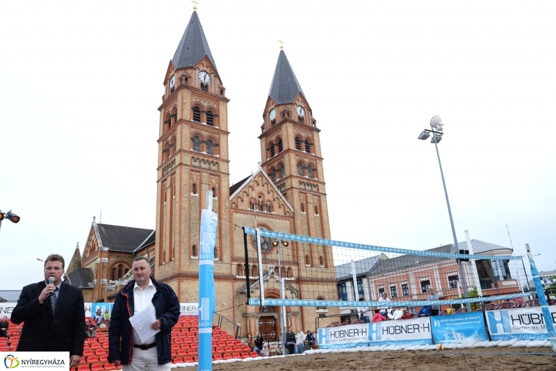 Megkezdődött a Hübner strandröplabda bajnokság