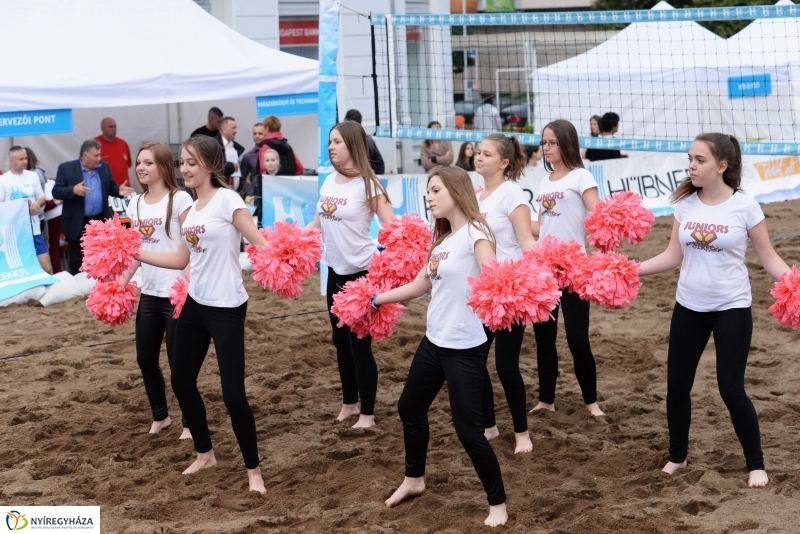 Megkezdődött a Hübner strandröplabda bajnokság
