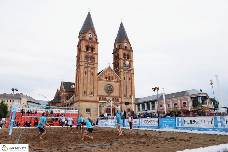 Megkezdődött a Hübner strandröplabda bajnokság