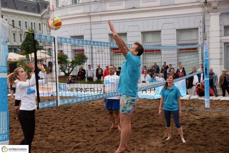Megkezdődött a Hübner strandröplabda bajnokság