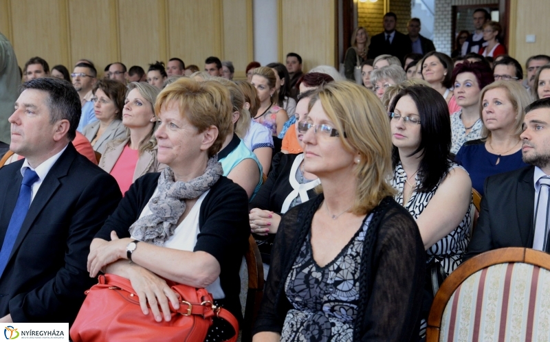 Köztisztviselők napja