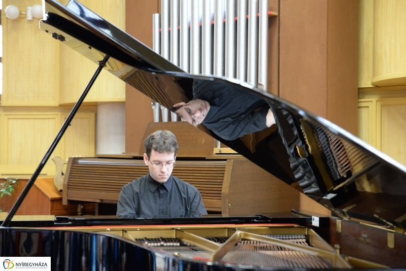 Köztisztviselők napja