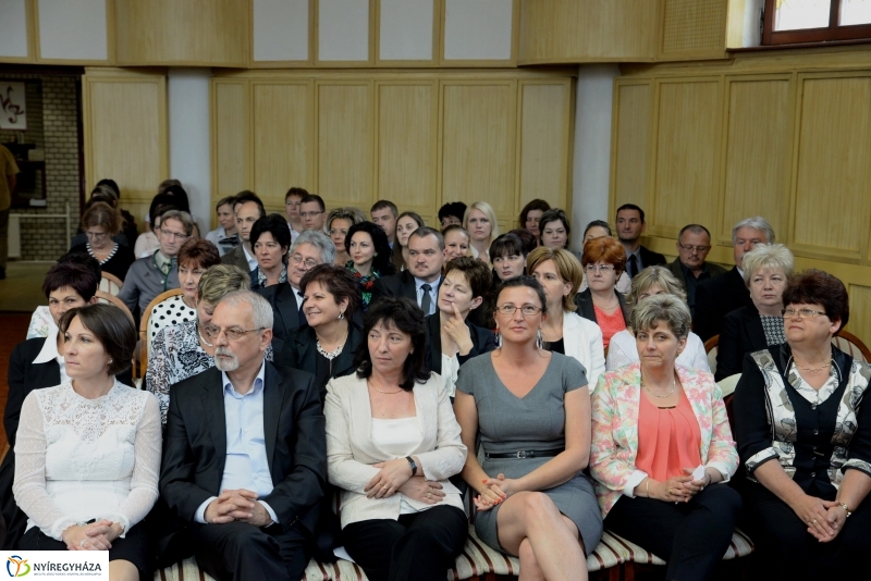 Köztisztviselők napja