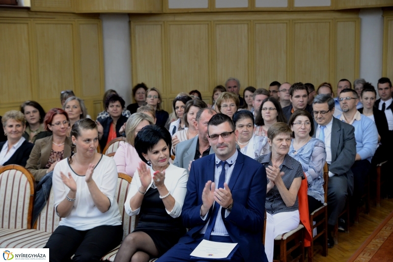 Köztisztviselők napja