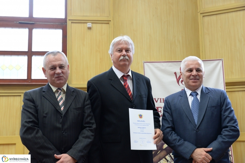 Köztisztviselők napja