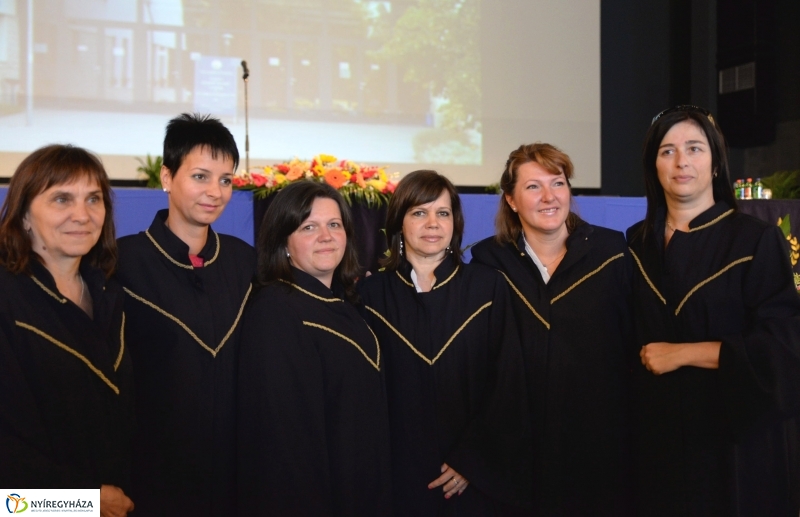 Oklevélátadó ünnepség a Nyíregyházi Főiskolán