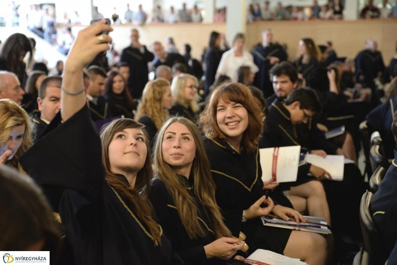 Oklevélátadó ünnepség a Nyíregyházi Főiskolán