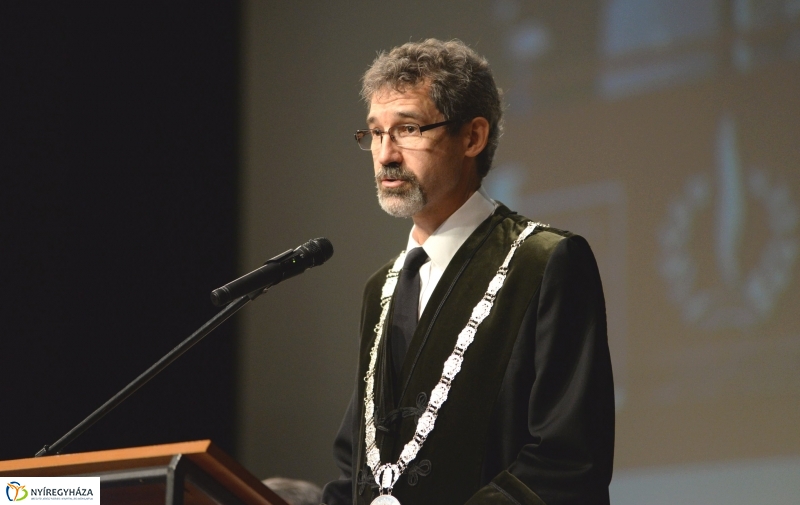 Oklevélátadó ünnepség a Nyíregyházi Főiskolán