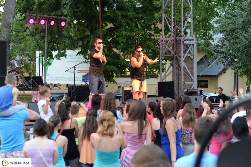 Sóstó feszt szárazon és vízen