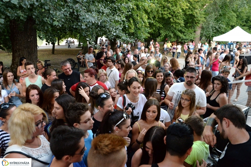 Sóstó feszt szárazon és vízen