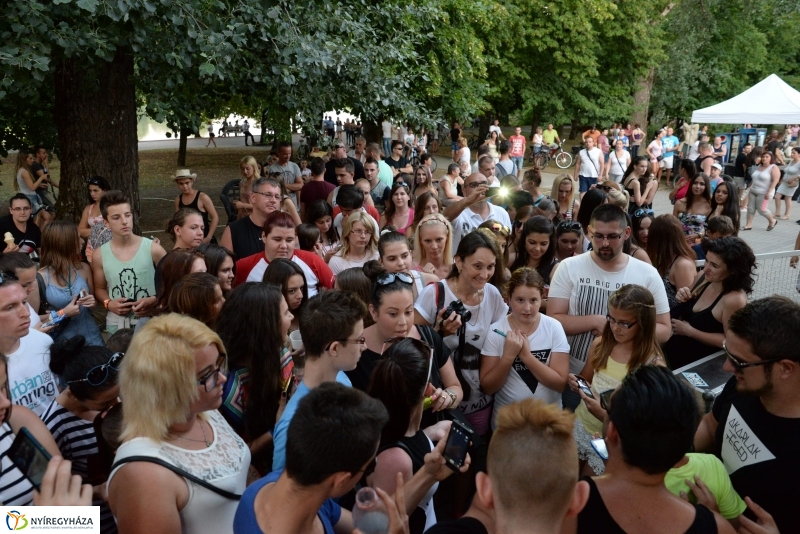 Sóstó feszt szárazon és vízen