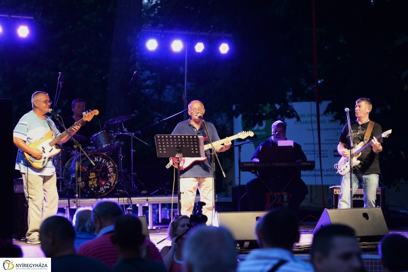 Sóstó feszt szárazon és vízen