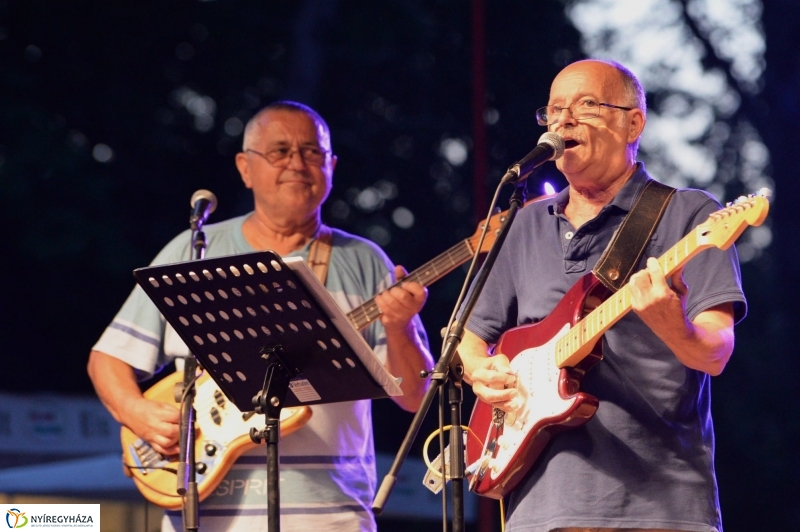 Sóstó feszt szárazon és vízen