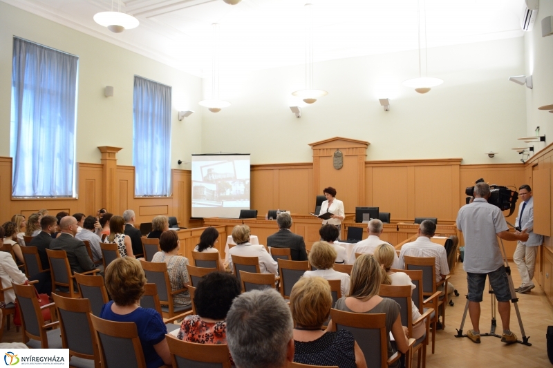 Emléktábla avatás a Bíróságon