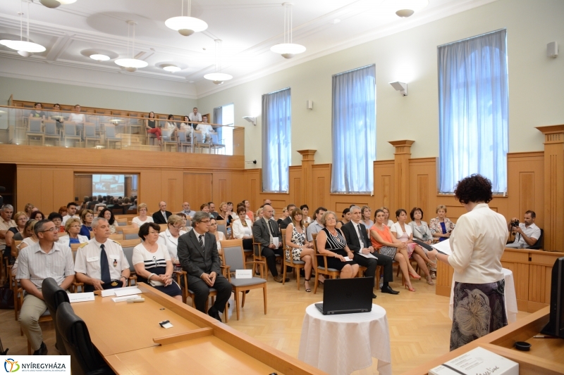 Emléktábla avatás a Bíróságon